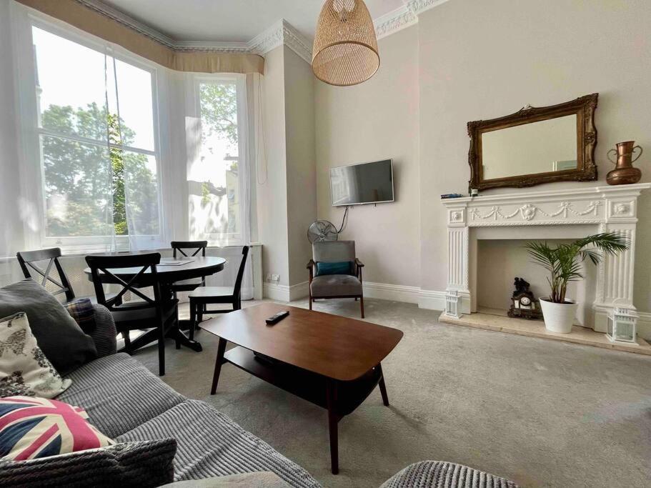 Wonderful Apartment In Earl'S Court London Eksteriør bilde